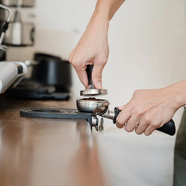 Choosing the Right CNC Holder for Your Industry: Manufacturing vs. Aerospace